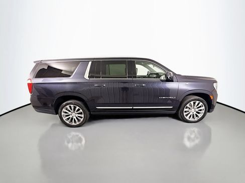 Used 2023 GMC Yukon XL Denali AWD/4WD image 8