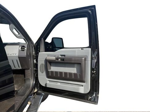 Used 2016 Ford F250 XLT w/ XLT Premium Package image 22