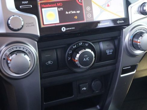 Used 2022 Toyota 4Runner SR5 Premium w/ Moonroof Package AWD/4WD image 18