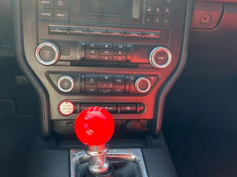 Used 2017 Ford Mustang GT RWD image 10