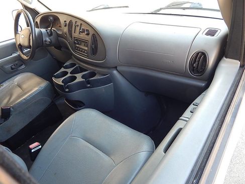 Used 2007 Ford E-250 and Econoline 250 image 16