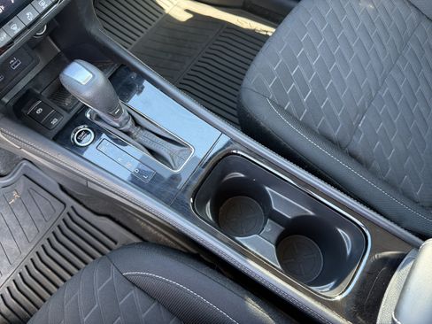 Used 2022 Nissan Kicks SV FWD image 28
