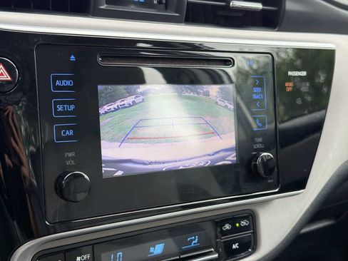 Used 2017 Toyota Corolla LE FWD image 23