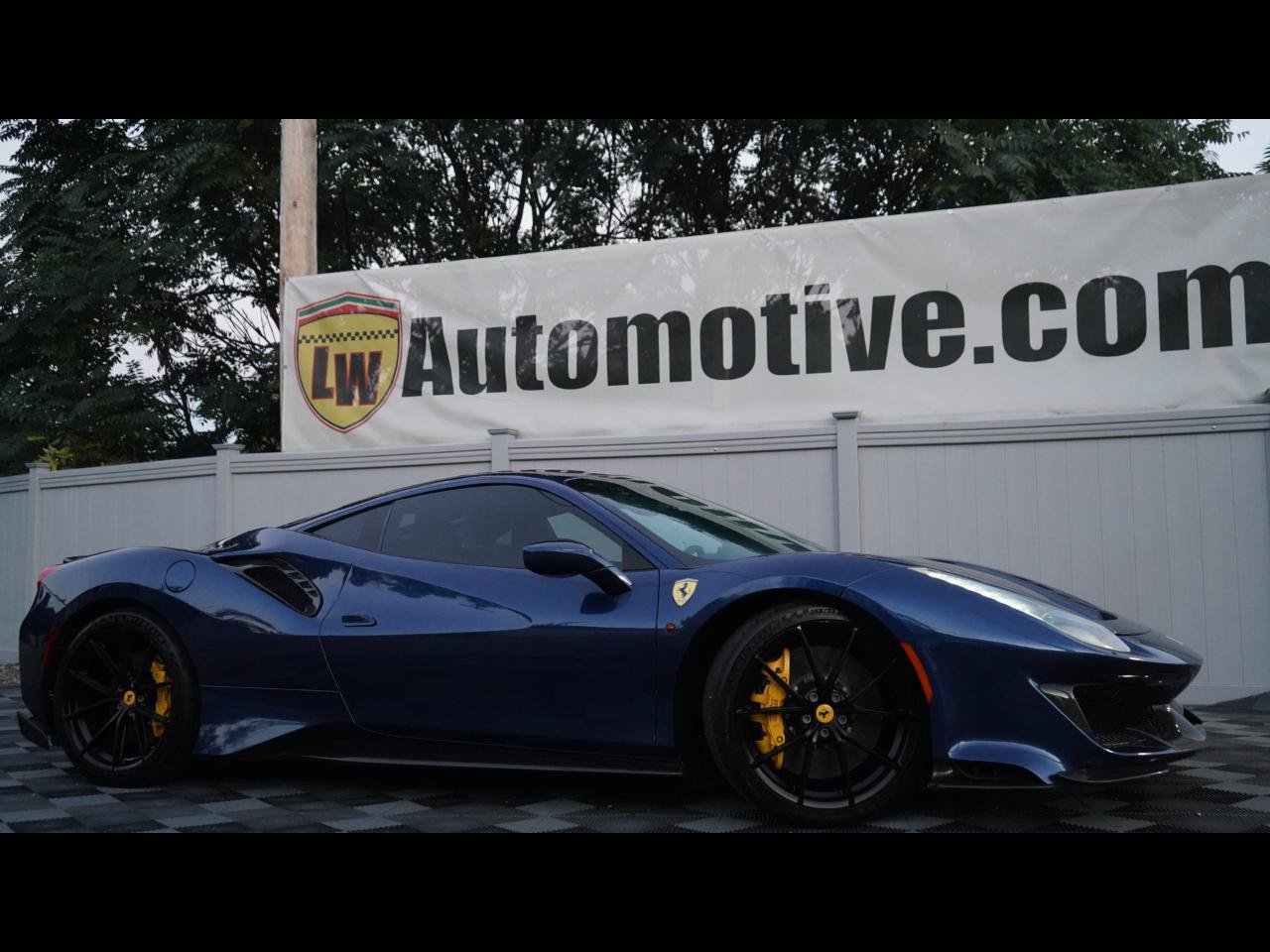 Used 2018 Ferrari 488 GTB RWD image 2