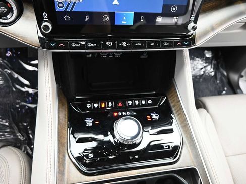 Used 2022 Jeep Grand Wagoneer Series I AWD/4WD image 22