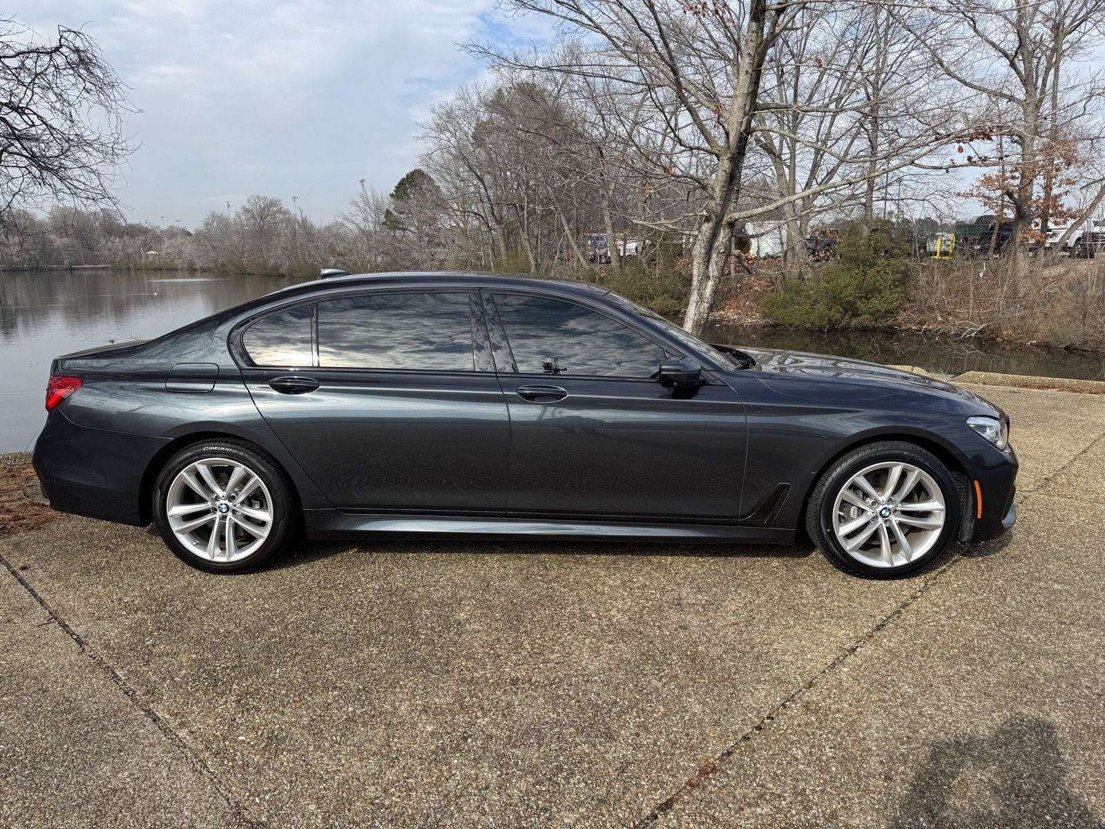Used 2016 BMW 750i xDrive AWD/4WD image 3