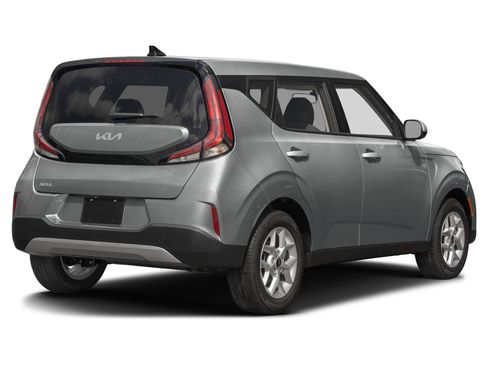 Used 2025 Kia Soul LX w/ LX Technology Package FWD image 2