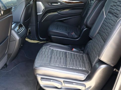 Certified 2024 Cadillac Escalade ESV Premium Luxury Platinum AWD/4WD image 27