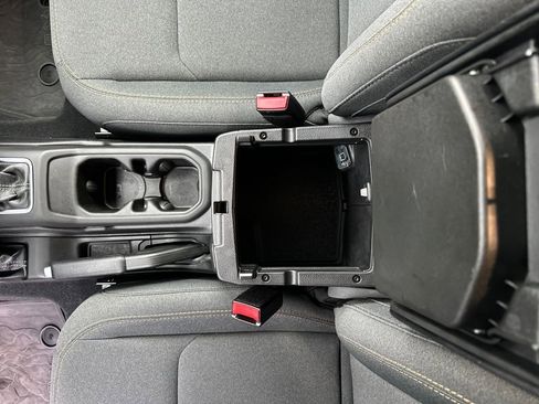 Used 2024 Jeep Wrangler Unlimited image 26