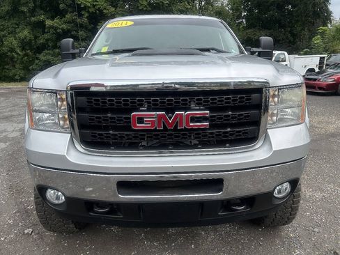 Used 2011 GMC Sierra 2500 SLE w/ SLE Preferred Package AWD/4WD image 8
