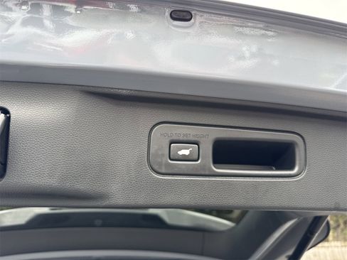 Used 2023 Honda Pilot Touring image 33