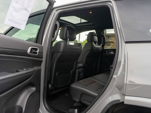 Used 2021 Jeep Grand Cherokee Laredo X AWD/4WD image 28