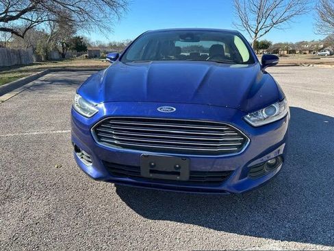 Used 2013 Ford Fusion SE FWD image 2