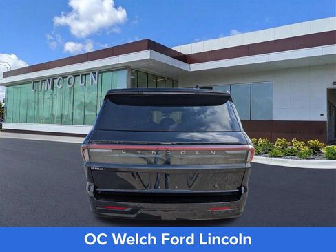 Certified 2025 Lincoln Navigator Black Label AWD/4WD image 6