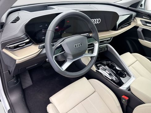 Used 2025 Audi Q5 2.0T Premium Plus w/ Premium Plus image 9
