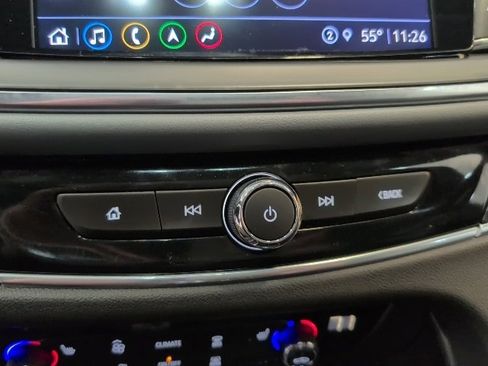 Used 2023 Buick Enclave Essence image 22