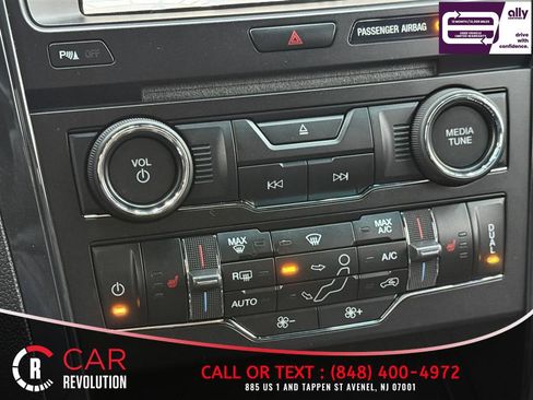 Used 2016 Ford Explorer XLT w/ Equipment Group 202A image 32