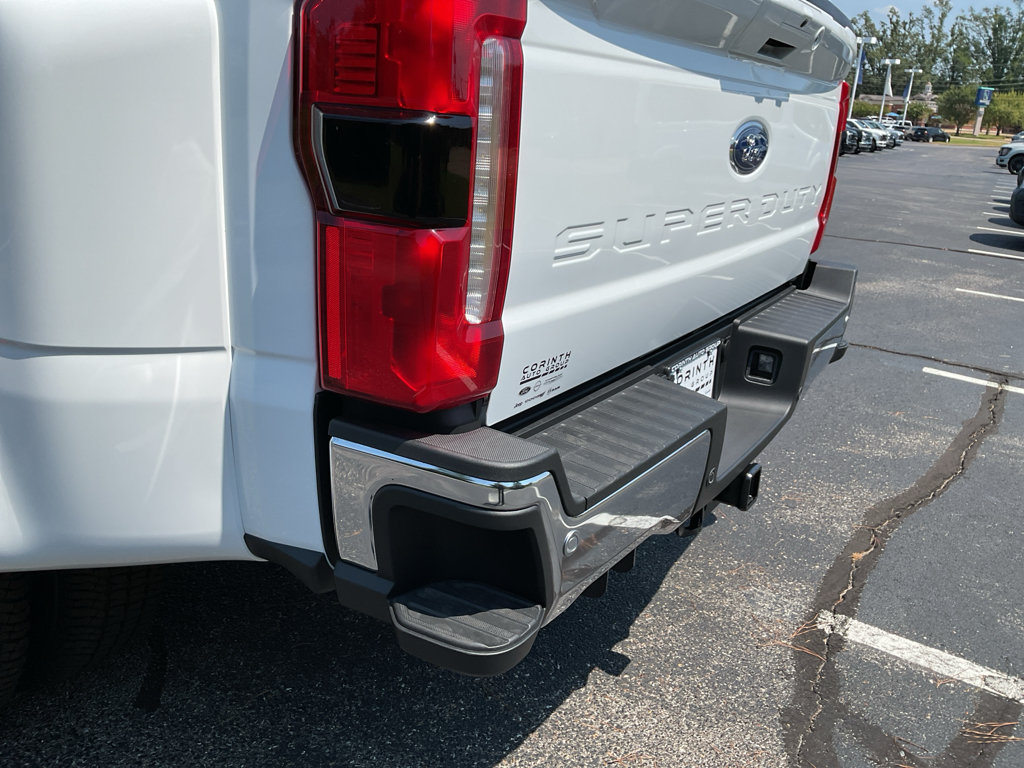 New 2026 Ford F350 XLT w/ XLT Premium Package AWD/4WD image 29
