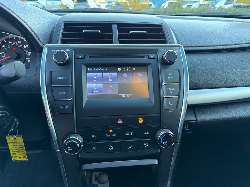 Used 2017 Toyota Camry SE w/ Moonroof Package FWD image 22