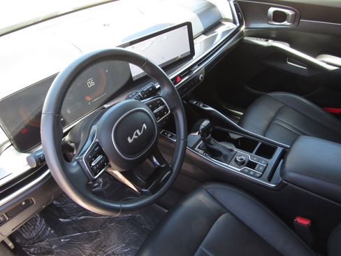 Used 2024 Kia Sorento S AWD/4WD image 15