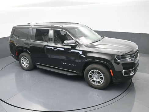 Used 2024 Jeep Wagoneer 2WD image 57