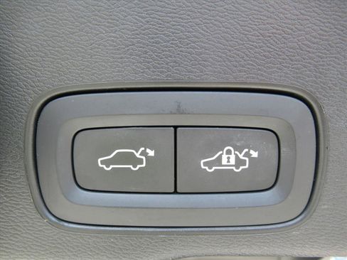 Used 2019 Volvo XC60 T5 Inscription w/ Protection Package Premier image 29