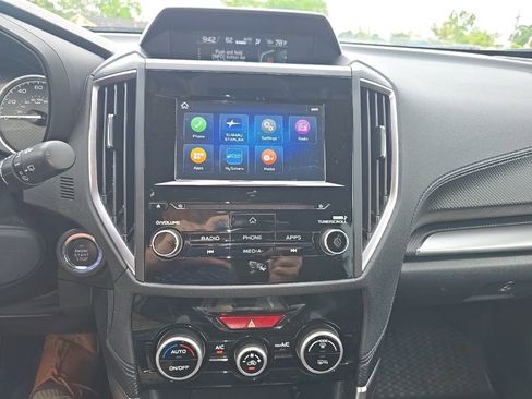 Used 2023 Subaru Forester Premium image 7