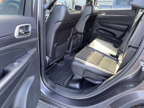 Used 2021 Jeep Grand Cherokee Laredo X image 27