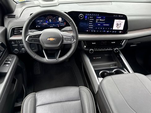 Certified 2025 Chevrolet Suburban Premier image 24