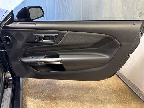 Used 2025 Ford Mustang Coupe image 21