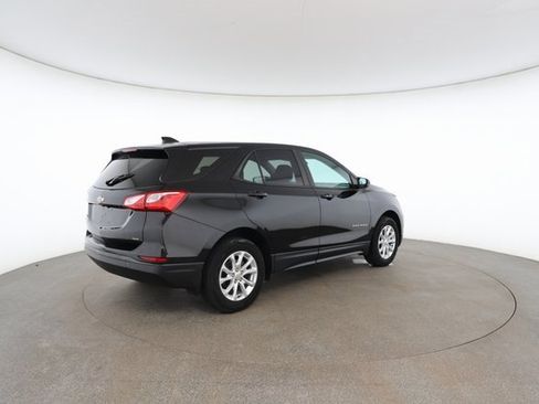 Used 2020 Chevrolet Equinox LS w/ LS Convenience Package image 18