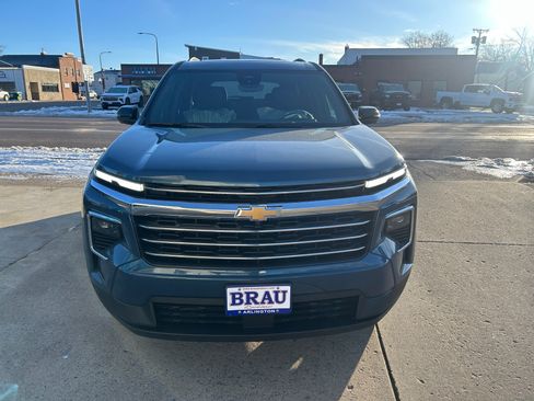 New 2026 Chevrolet Traverse LT w/ Sun and Wheel Package image 3