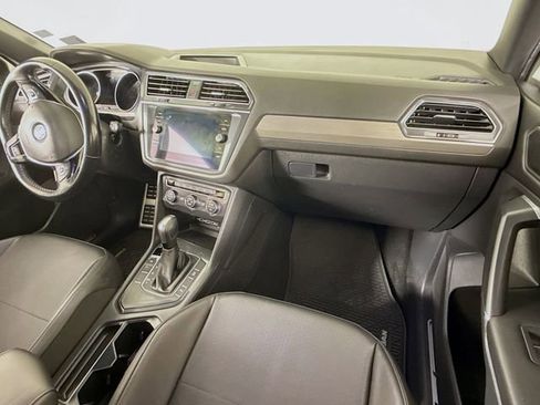 Used 2020 Volkswagen Tiguan SE R-Line FWD image 26