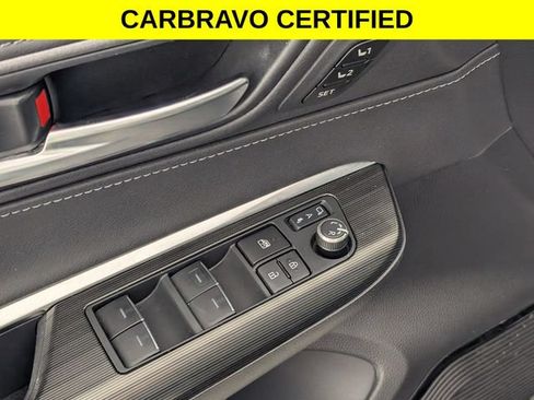 Used 2024 Toyota Venza Nightshade AWD/4WD image 11