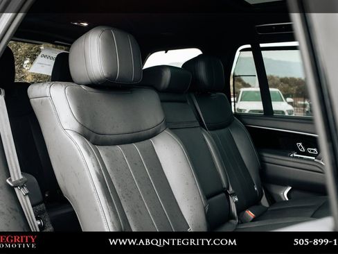 Used 2025 Land Rover Range Rover Long Wheelbase SE AWD/4WD image 44