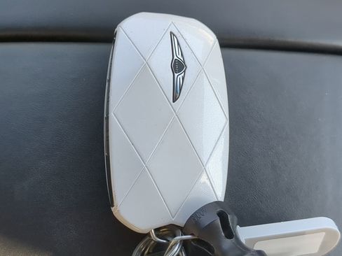 Certified 2025 Genesis GV80 3.5T Prestige image 29