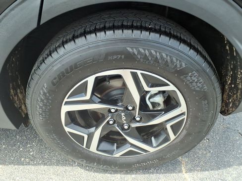 Used 2025 Kia Sportage LX FWD image 10