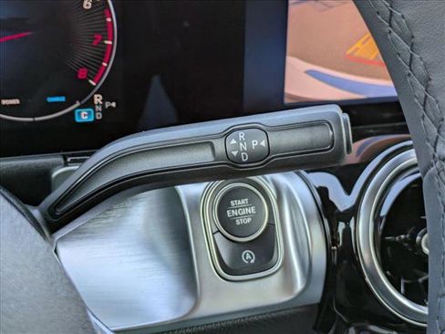 New 2026 Mercedes-Benz GLB 250 image 12