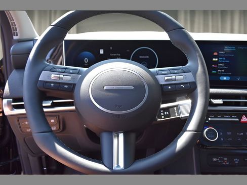 New 2025 Hyundai Tucson Limited image 18