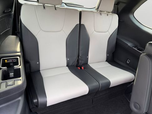 New 2026 Lexus TX 500h AWD image 7