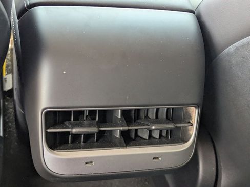 Used 2025 Tesla Model Y Long Range AWD/4WD image 16