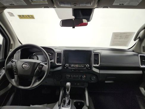 Used 2024 Nissan Frontier SV image 40