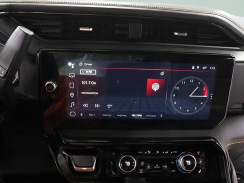 Used 2025 GMC Sierra 2500 AT4 w/ Technology Package image 11