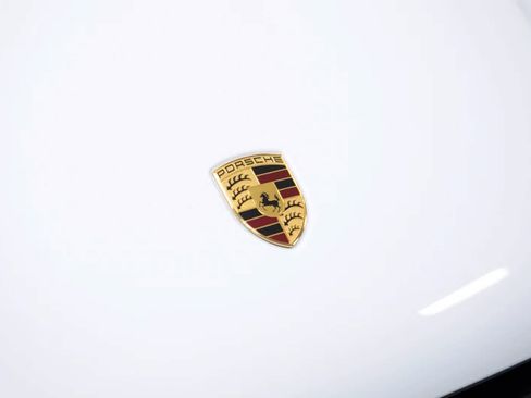 Certified 2026 Porsche Macan AWD/4WD image 17
