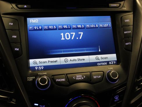 Used 2013 Hyundai Veloster Turbo FWD image 21
