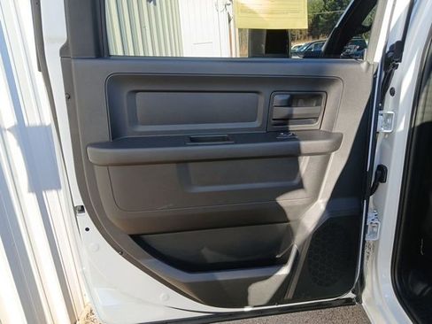 Used 2024 RAM 2500 Tradesman w/ Chrome Appearance Group image 17