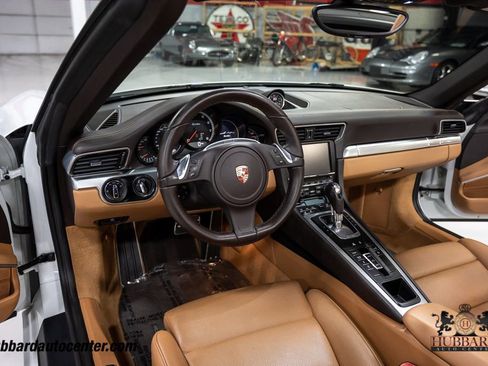 Used 2015 Porsche 911 4 Cabriolet image 21