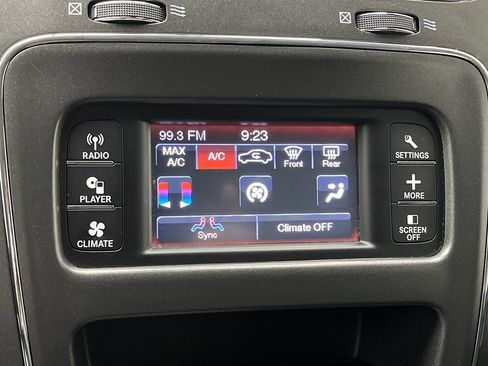 Used 2019 Dodge Journey SE image 17