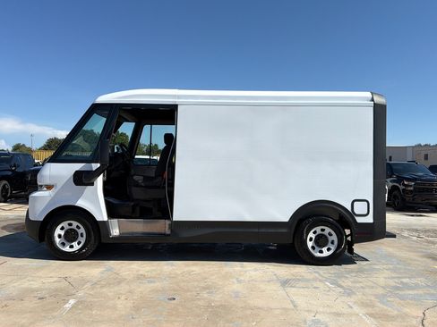 Used 2024 Chevrolet Brightdrop 400 w/ Commercial Equipment Package AWD/4WD image 3