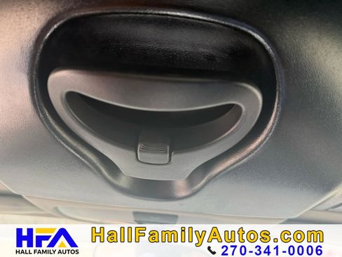 Used 2005 Chrysler Crossfire Convertible RWD image 21